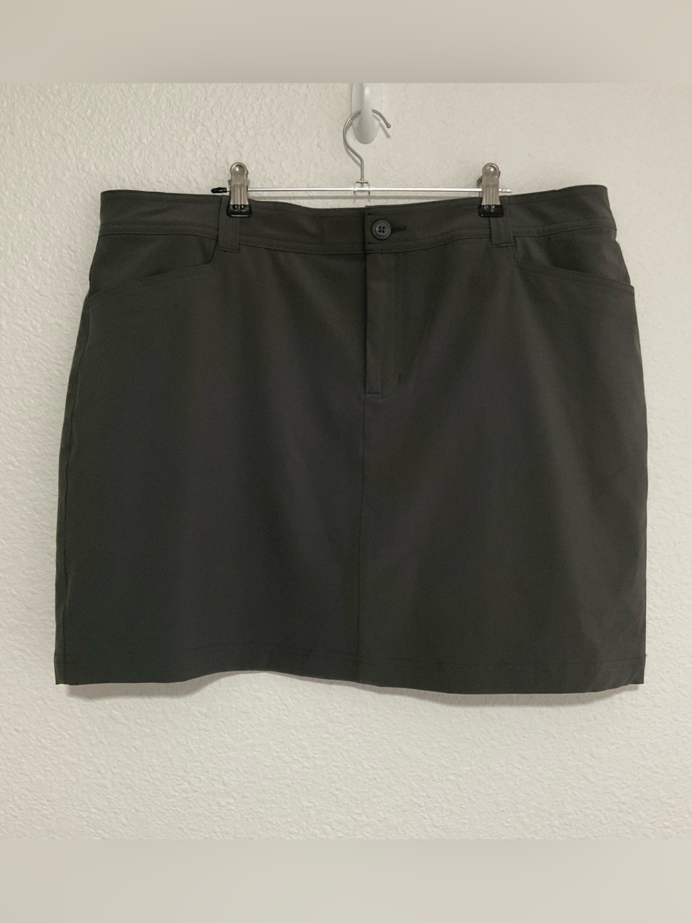 Eddie Bauer Women's Size 16 Dark Gray Activewear Outdoor Skort Skirt Shorts